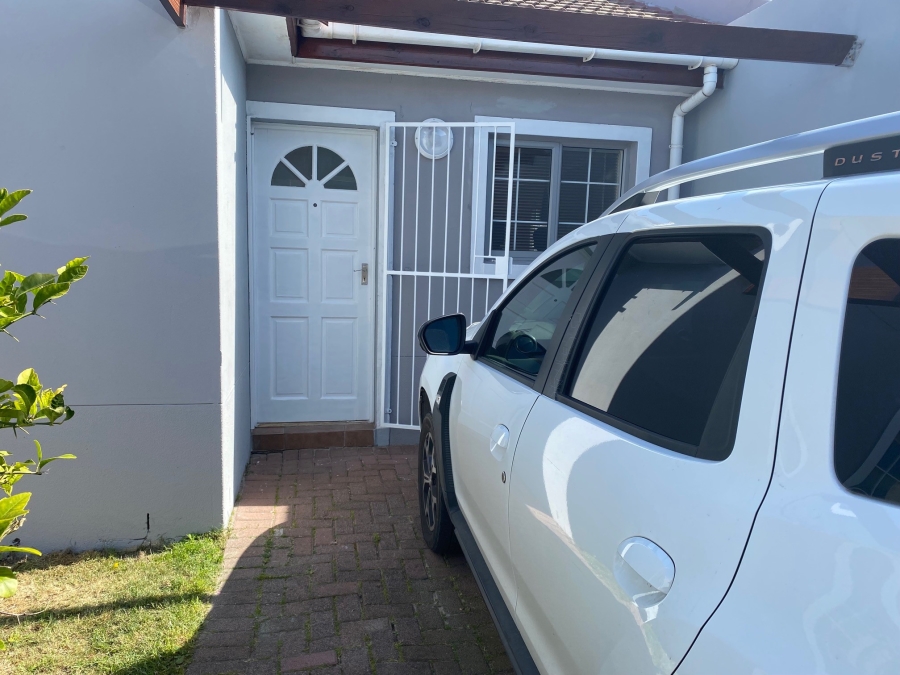 2 Bedroom Property for Sale in Parklands Western Cape